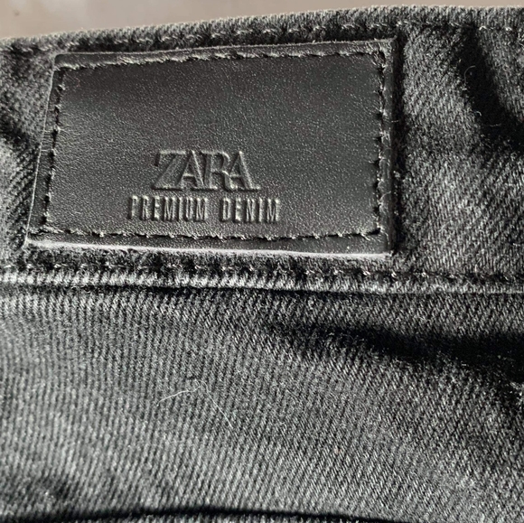 ZARA high waisted jeans with buttoned hem - Picture 5 of 5